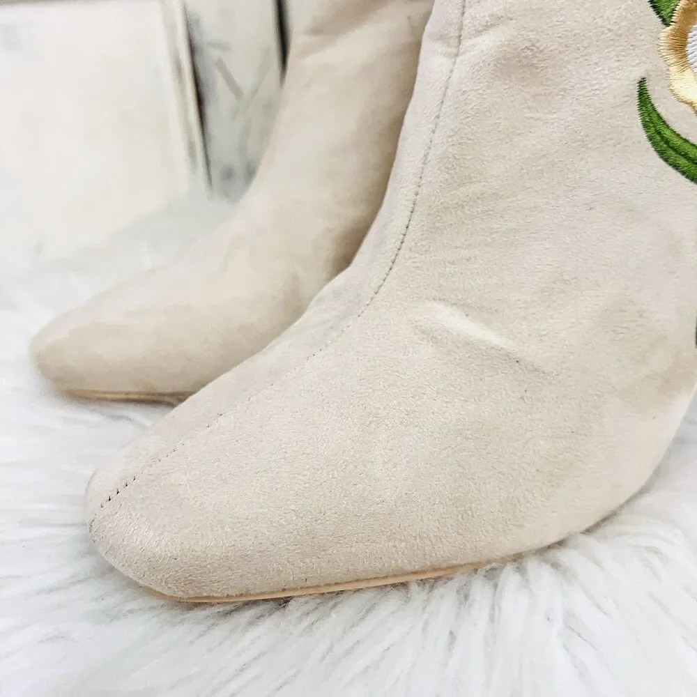 Cape Robbin Cream White Floral Embroidered Heeled Soft Suede Boots Size … - Picture 2 of 7